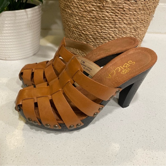 Sbicca of California Tan Leather Studded Heeled Sandals Clogs Women’s 7 - Picture 1 of 7
